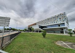 (On Campus) Kedge Business School campus 2
