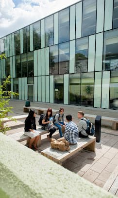 (STUDY GROUP) University of Kingston International Study Centre campus 2