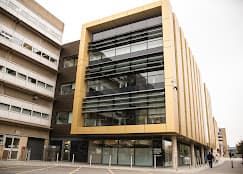 (STUDY GROUP) University of Surrey International Study Centre campus 3