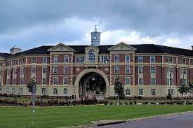 Q College campus 3