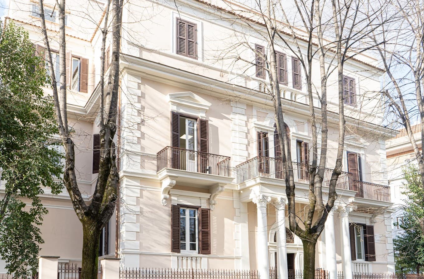 European school of economics Rome campus 3