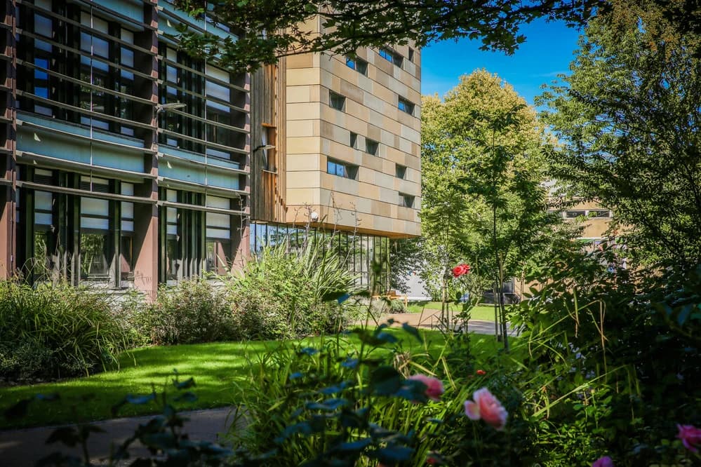 (OXFORD INTERNATIONAL EDUCATION GROUP) University of Bradford International College campus 2