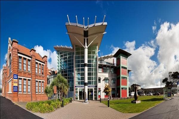 Universal College (College Universel) campus 2